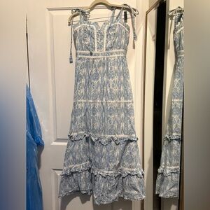 Chakeris Charleston blue white tiered dress tie sleeve
